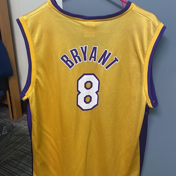 Champion 2000s Kobe Bryant “8” Jersey, Size XL 18-20 - Picture 2 of 2